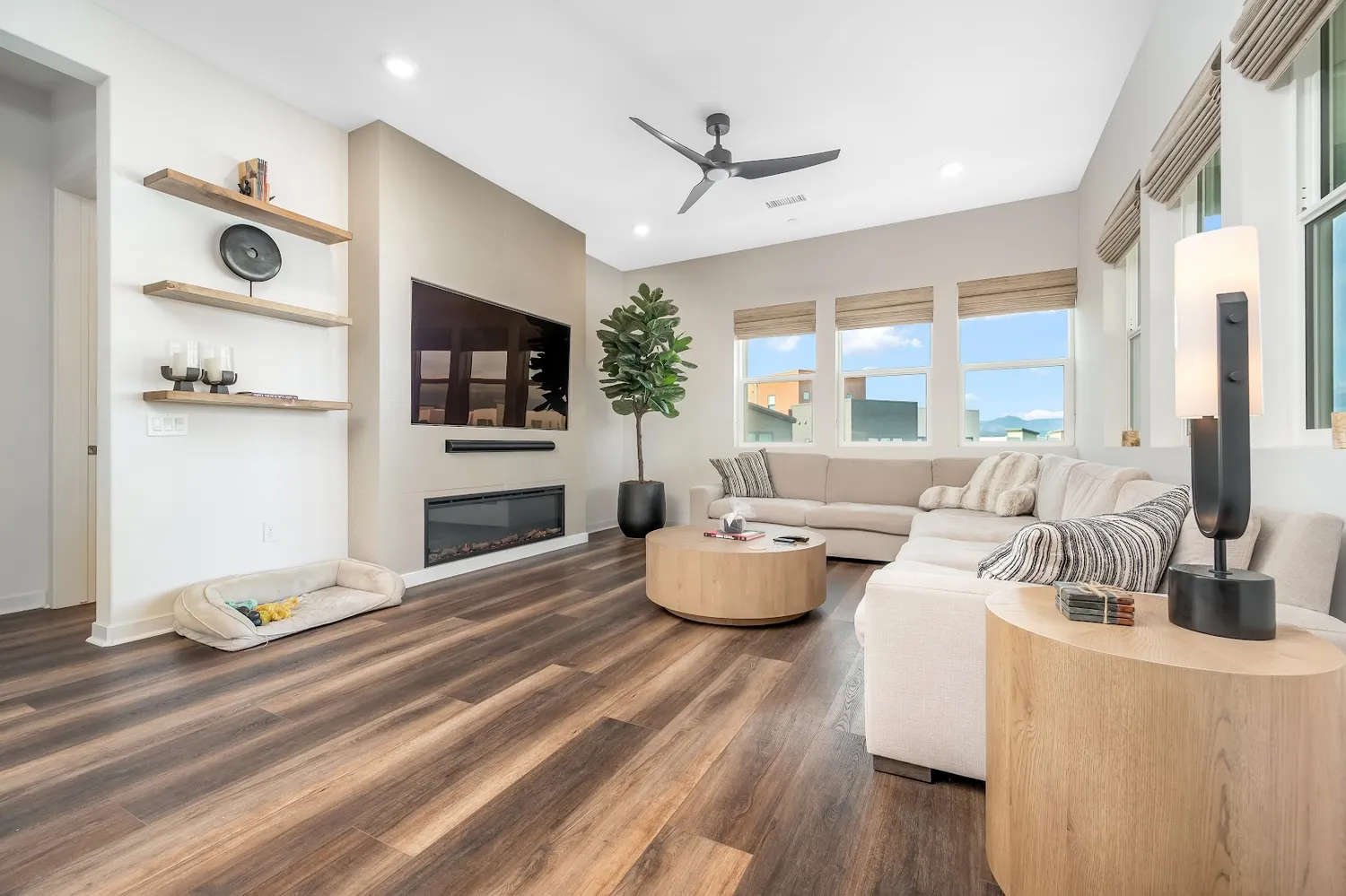 $905,000 | 27525 Illumination Court, Valencia, CA 91381