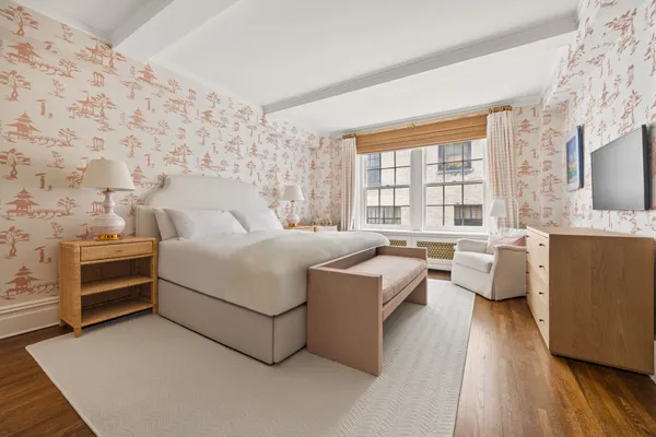 $999,000 | 23 East 74th Street, Unit 7E | Lenox Hill