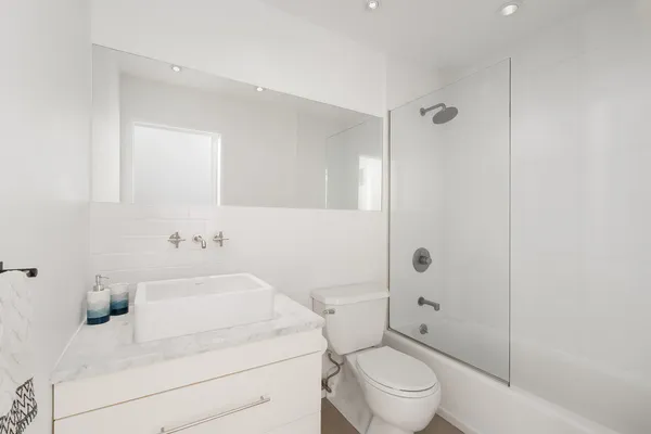 $850,000 | 225 East 86th Street, Unit 904 | Upper East Side
