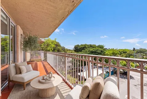 $450,000 | 1650 Coral Way, Unit 607, Miami, FL 33145