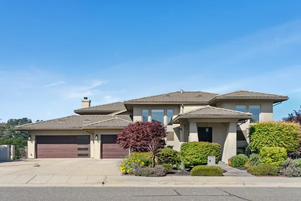 $1,949,000 | 13454 Campus Drive, Oakland, CA 94619