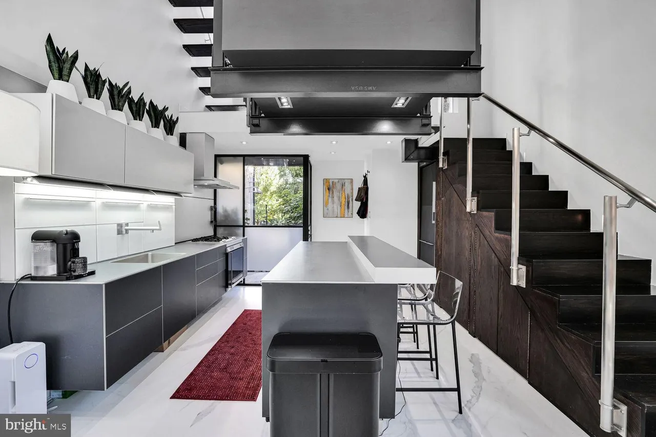 1630 19th Street Northwest Washington, DC 20009 - Photo 12 of 44