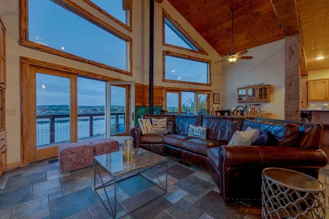 $1,495,000 | 21008 Lakeshore Drive West, Spicewood, TX 78669