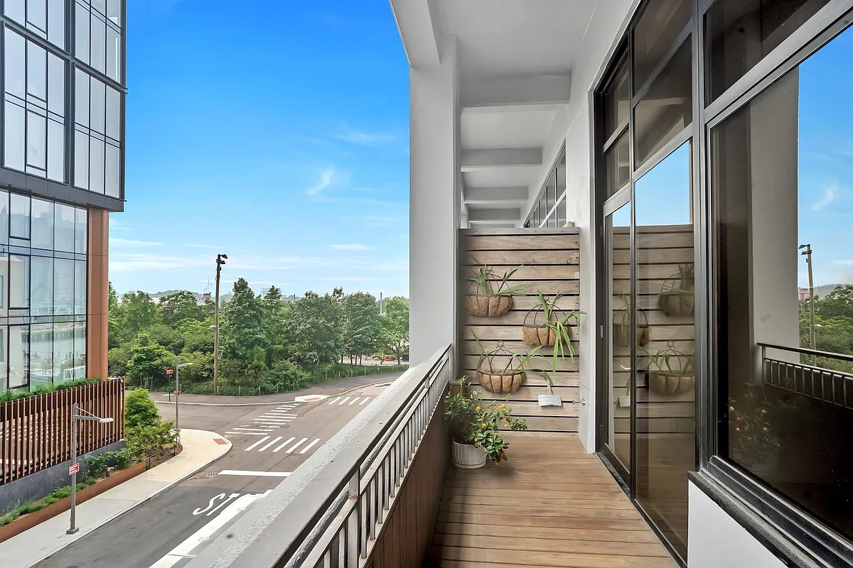 360 Furman Street, Unit 202 Brooklyn, NY 11201 - Photo 2 of 54