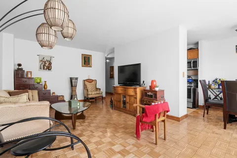 $575,000 | 195 Willoughby Avenue, Unit 518 | Clinton Hill