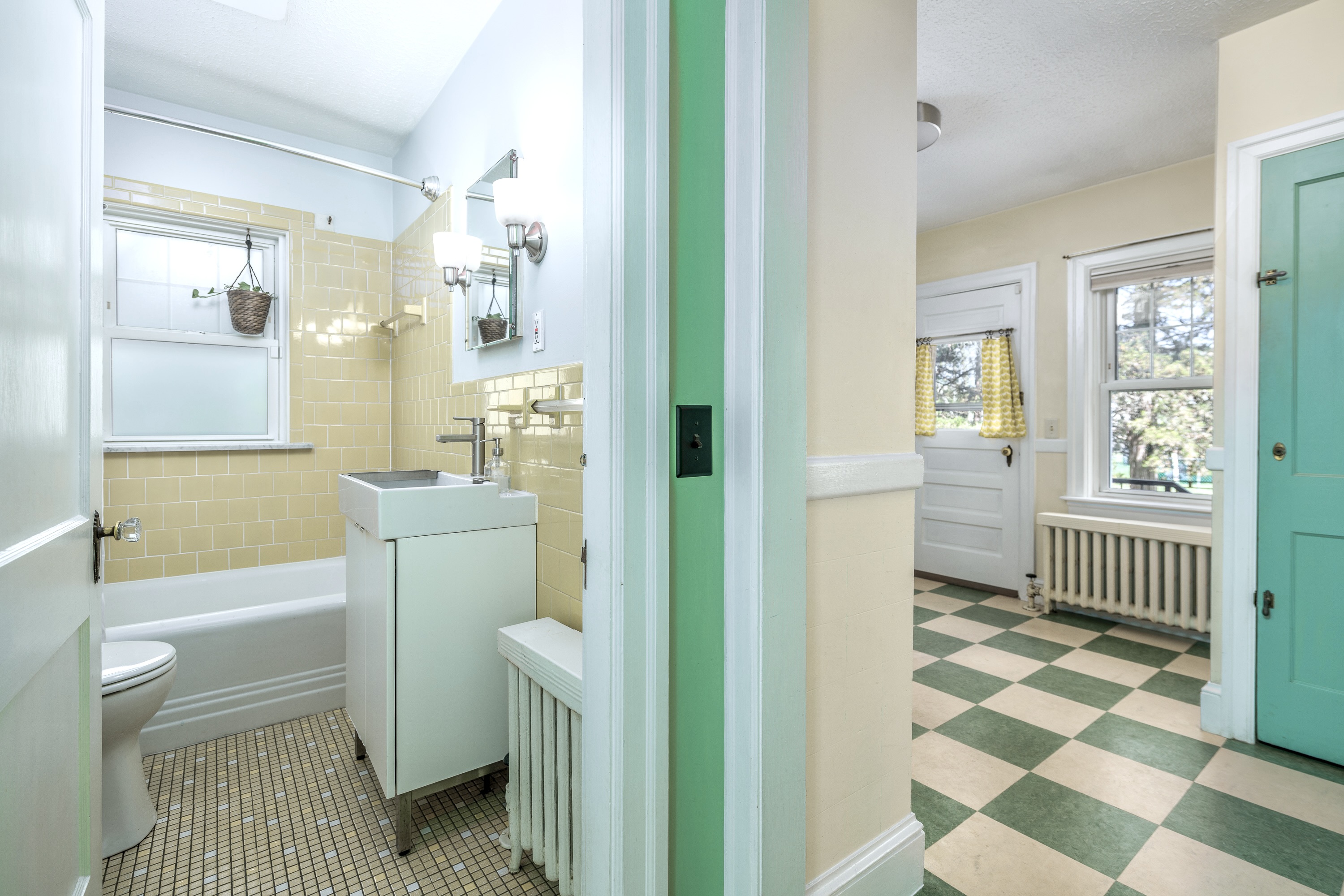 31 Errol Street Warwick, RI 02888 - Photo 8 of 38