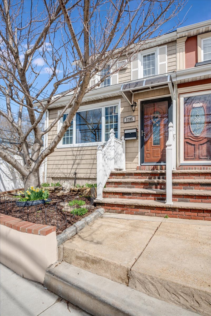 97-05 Albert Road Queens, NY 11417 - Photo 2 of 31