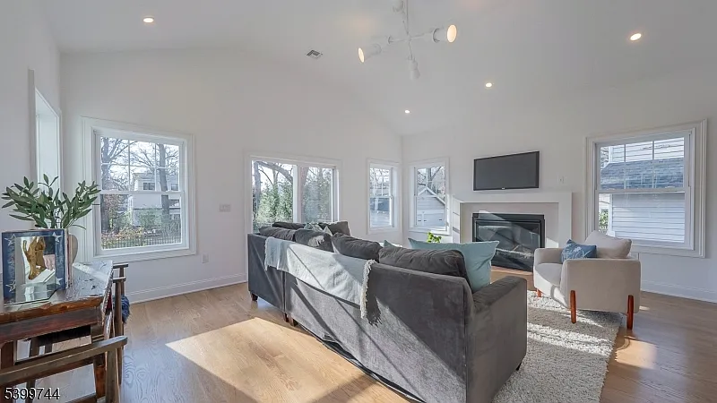 6 Berkeley Road Millburn, NJ 07041 - Photo 16 of 49