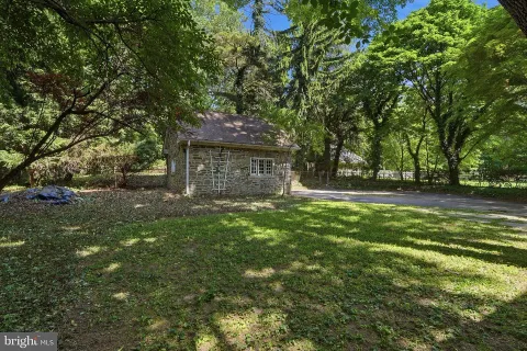 $895,000 | 6711 Lincoln Drive, Philadelphia, PA 19119