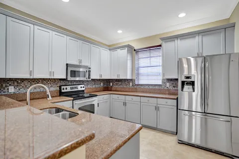 $575,000 | 1033 Northeast 17th Way, Unit 1201, Fort Lauderdale, FL 33304