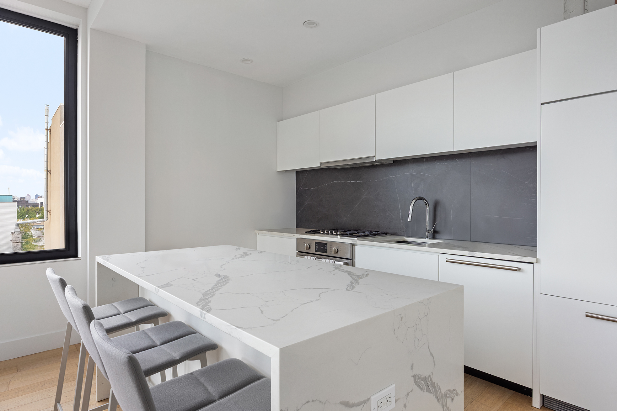 650 Metropolitan Avenue, Unit PH5 Brooklyn, NY 11211 - Photo 8 of 14