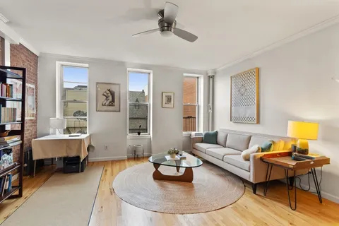 $4,950 | 65 Bond Street, Unit 4 | Boerum Hill