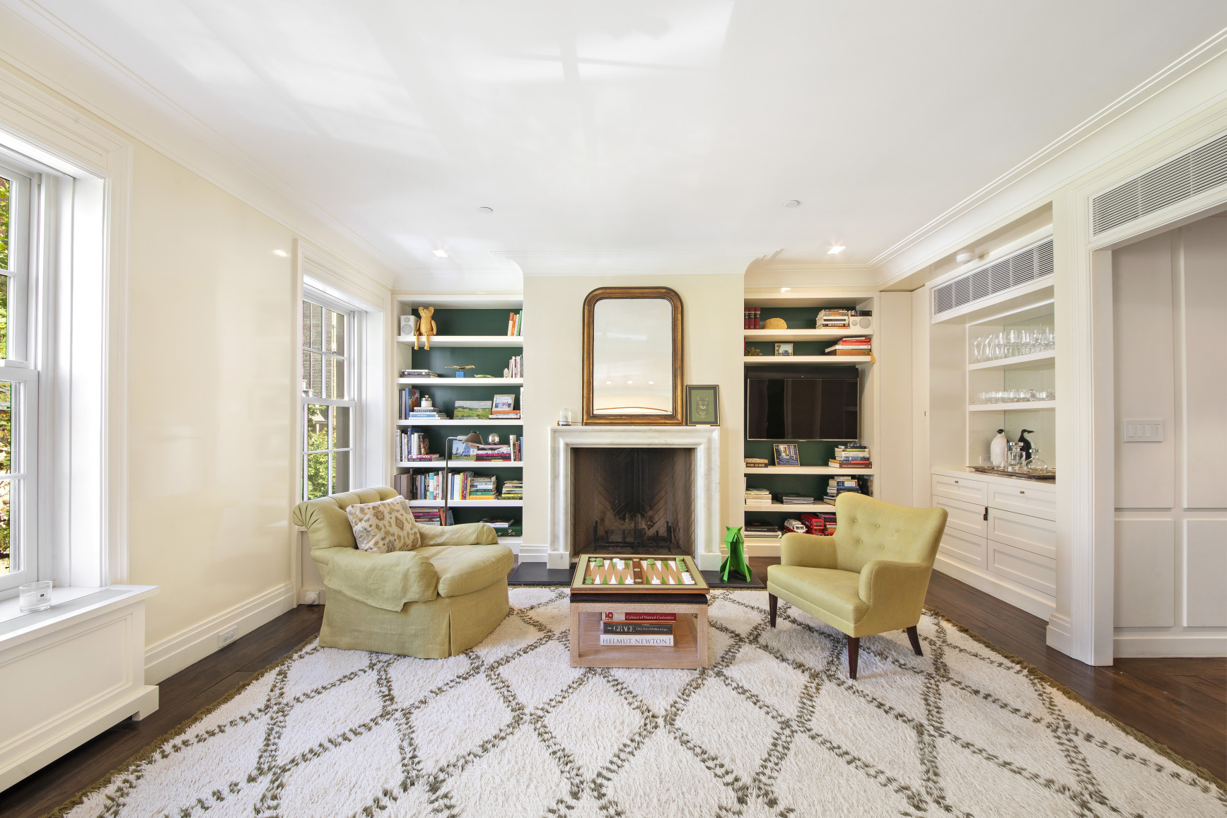 136 East 19th Street, Unit 4E Manhattan, NY 10003 - Photo 2 of 17