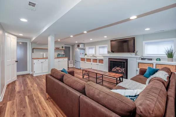 $1,300,000 | 935 15th Street Southeast, Washington, DC 20003
