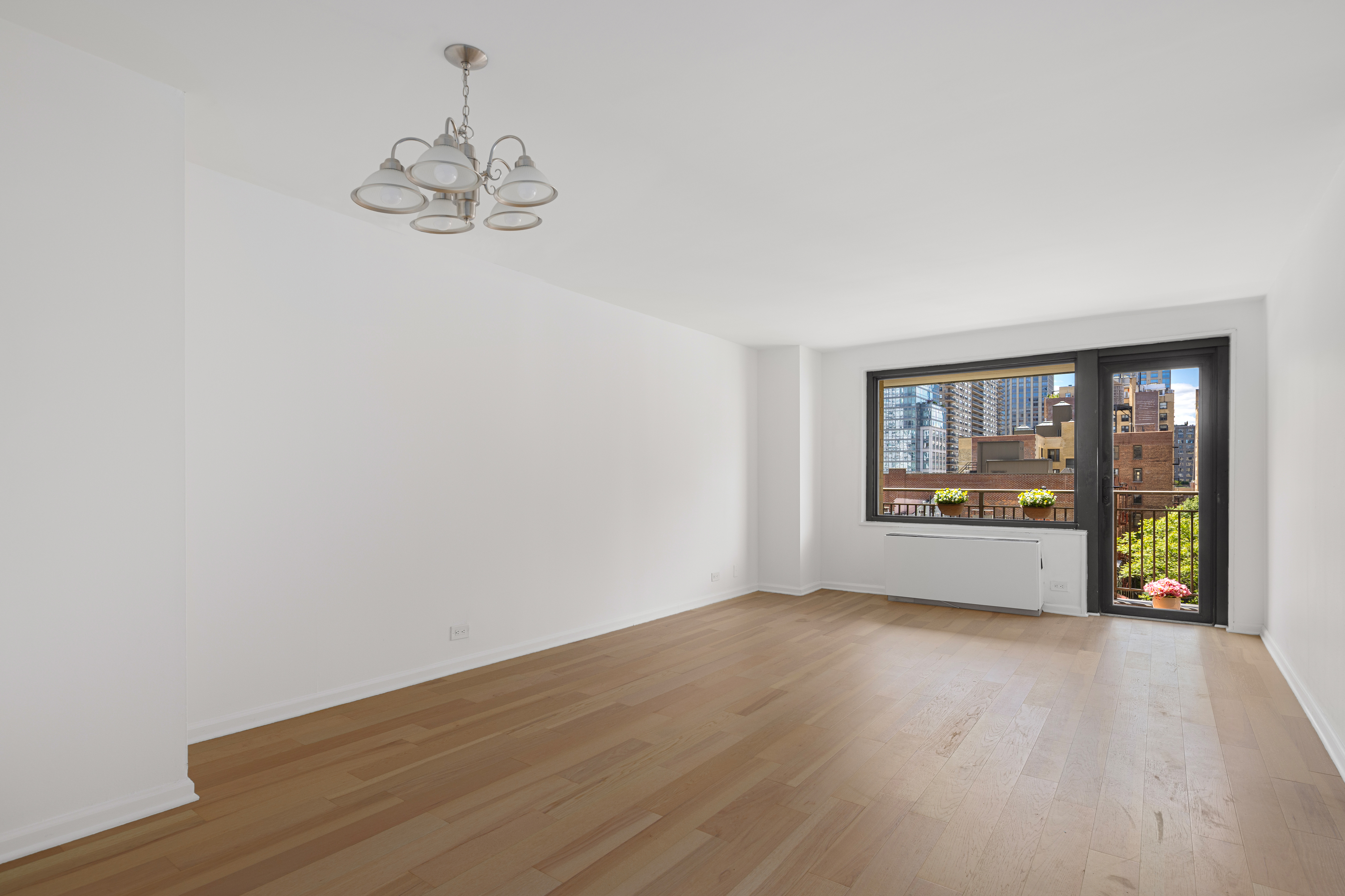 201 West 70th Street, Unit 8L Manhattan, NY 10023 - Photo 2 of 19