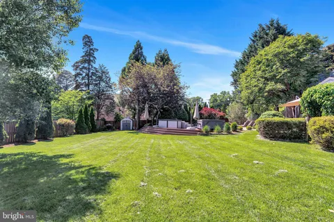 $1,095,000 | 3227 Annandale Road, Falls Church, VA 22042