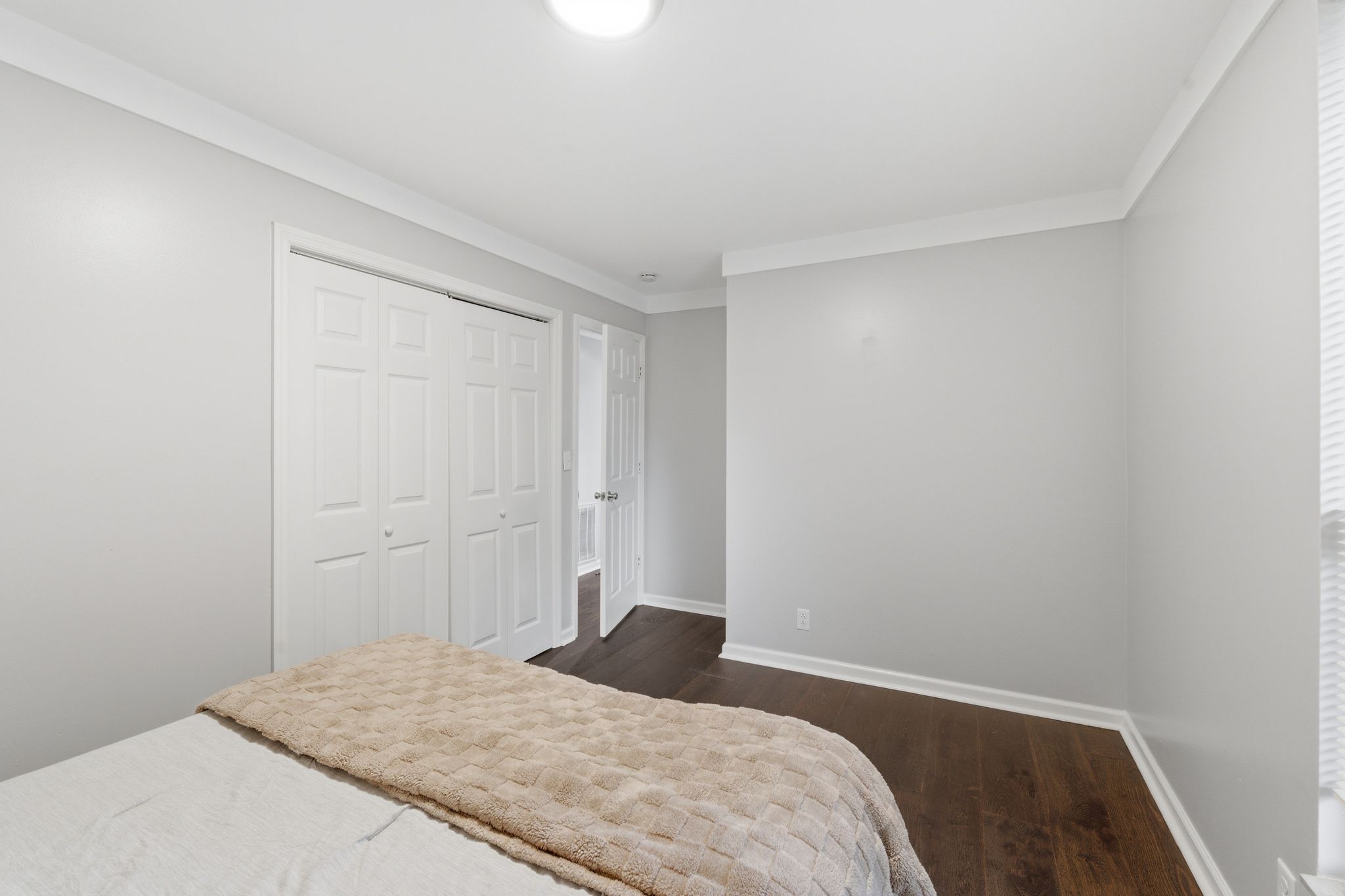 307 Paragon Mills Road Nashville, TN 37211 - Photo 22 of 29 a bedroom with a bed and a window