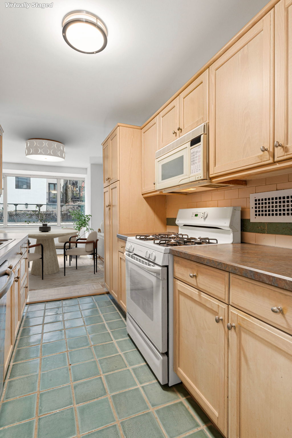 315 West 70th Street, Unit 2D Manhattan, NY 10023 - Photo 4 of 15