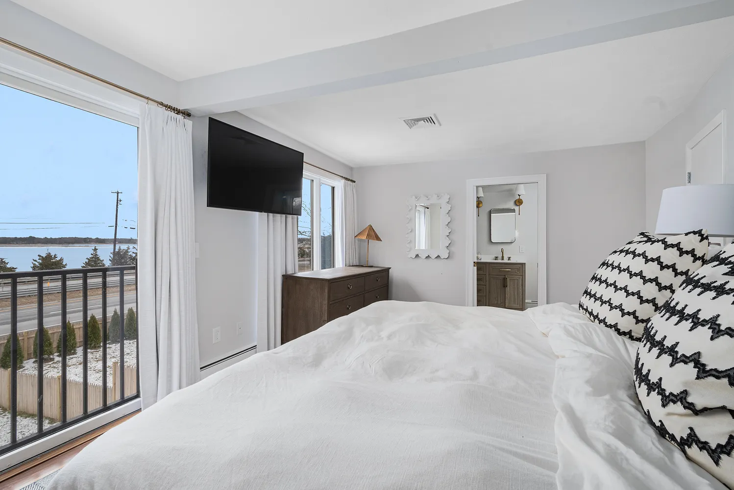 $639,000 | 1705 Wampanoag Trail, Barrington, RI 02806