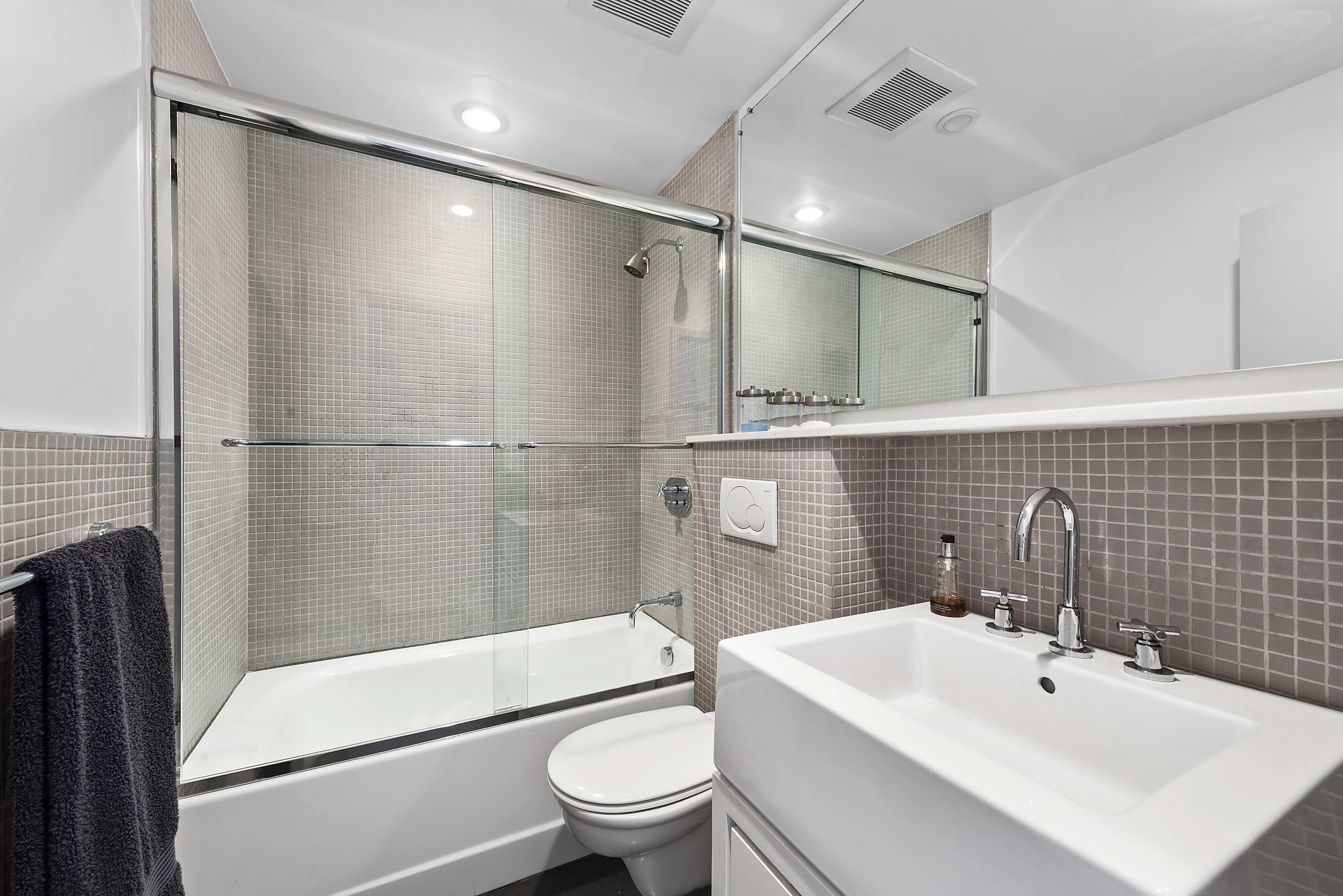 808 Broadway, Unit 3M Manhattan, NY 10003 - Photo 7 of 9