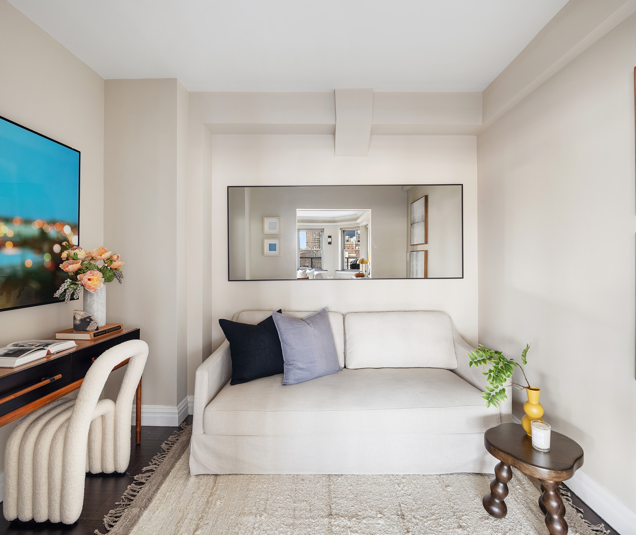 80 Park Avenue, Unit 19N Manhattan, NY 10016 - Photo 13 of 20 a bedroom with a bed and a potted plant