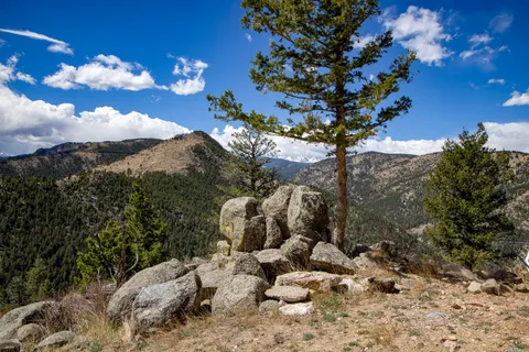 $2,100,000 | 323 Overlook Lane, Boulder, CO 80302