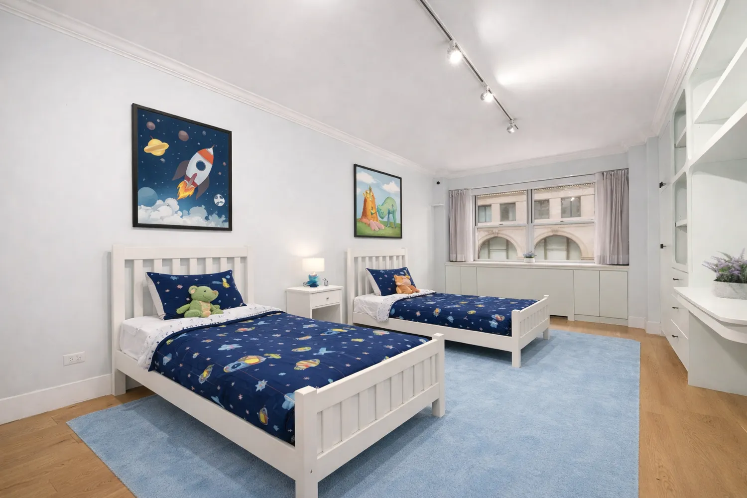 $1,995,000 | 70 East 10th Street, Unit 4V | Greenwich Village