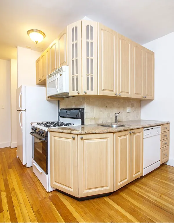 $5,000 | 6 East 65th Street, Unit 6A | Lenox Hill
