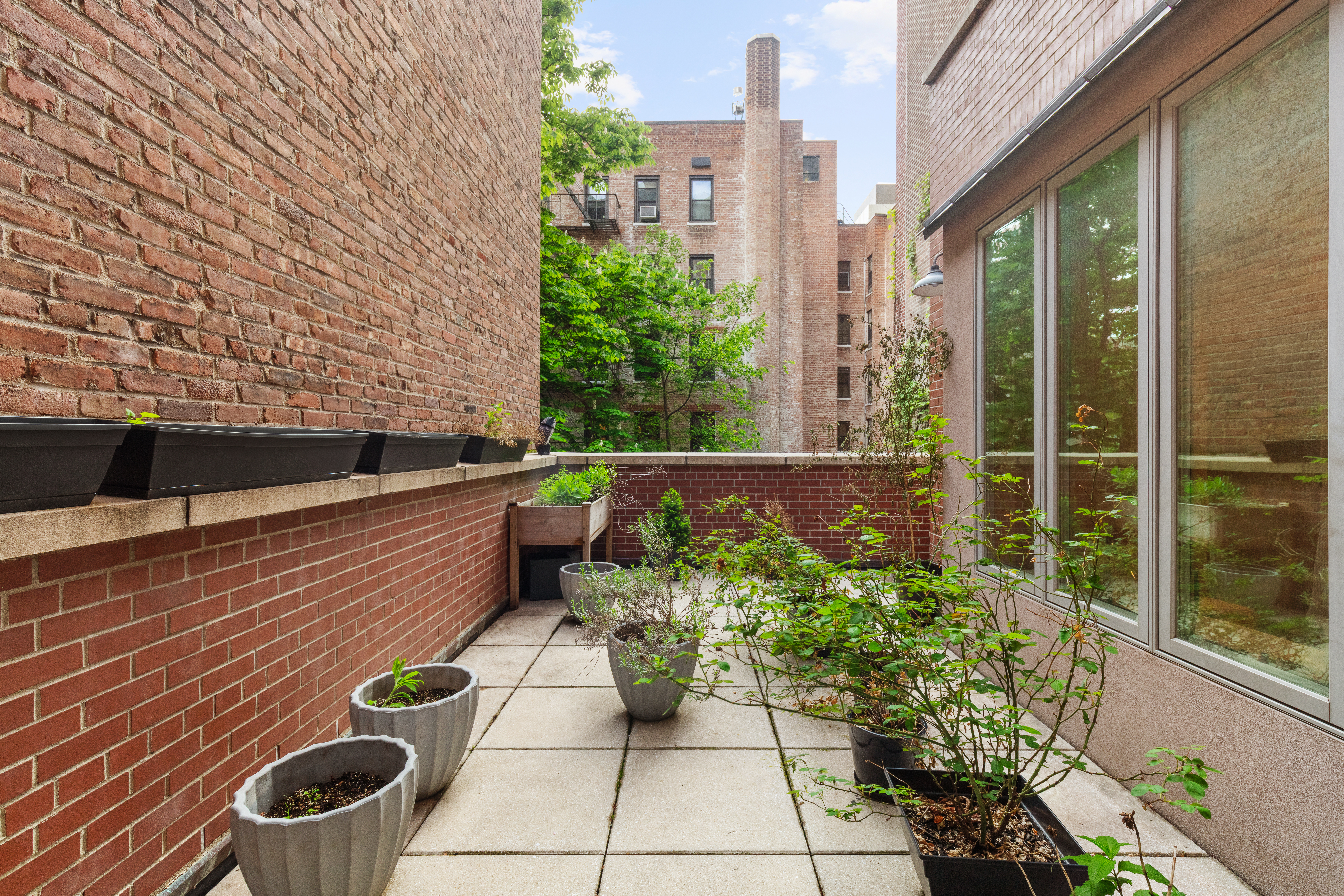 218 East 79th Street Manhattan, NY 10075 - Photo 5 of 11