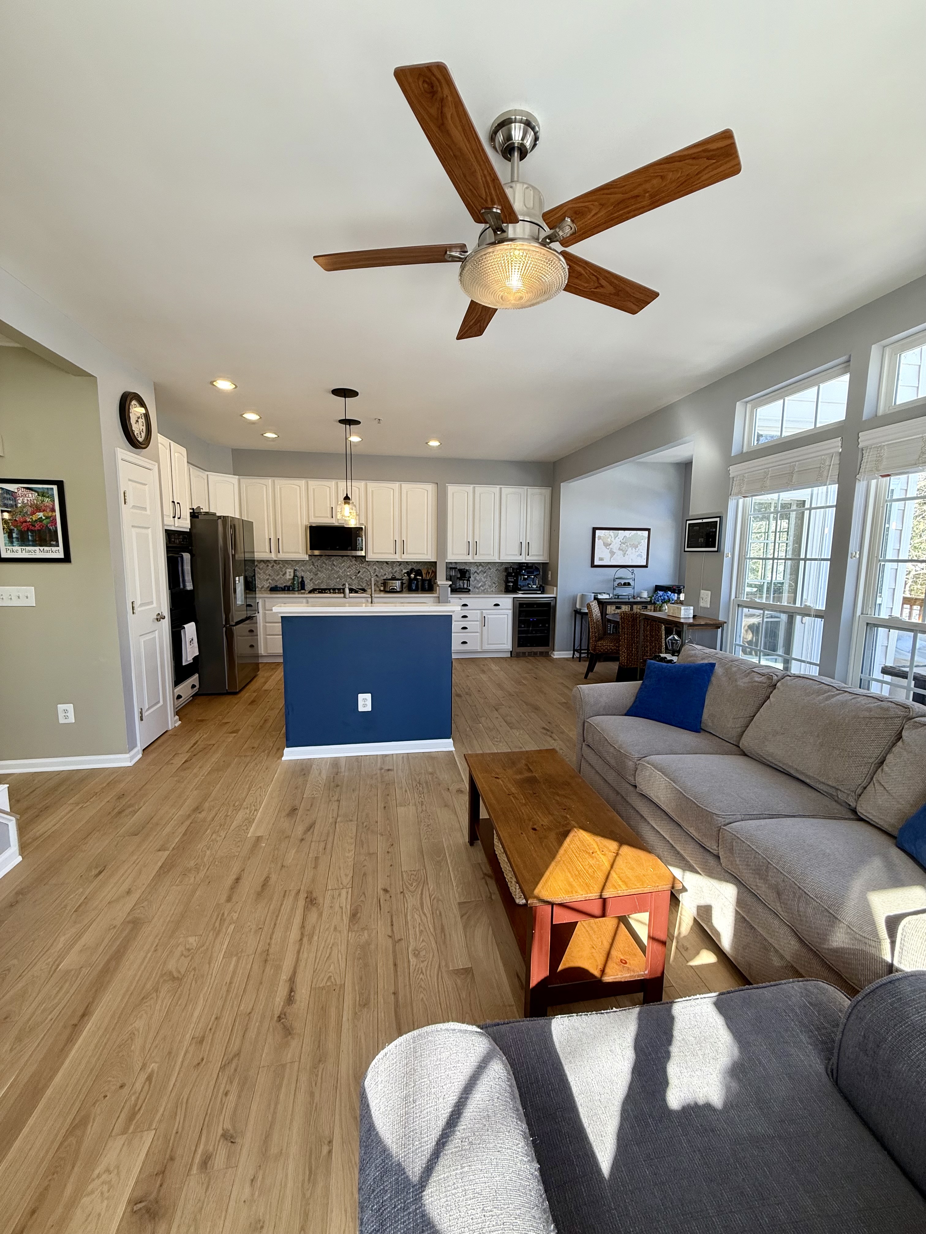 Address Upon Request Leesburg, VA 20176 - Photo 14 of 55 a living room with furniture and kitchen view