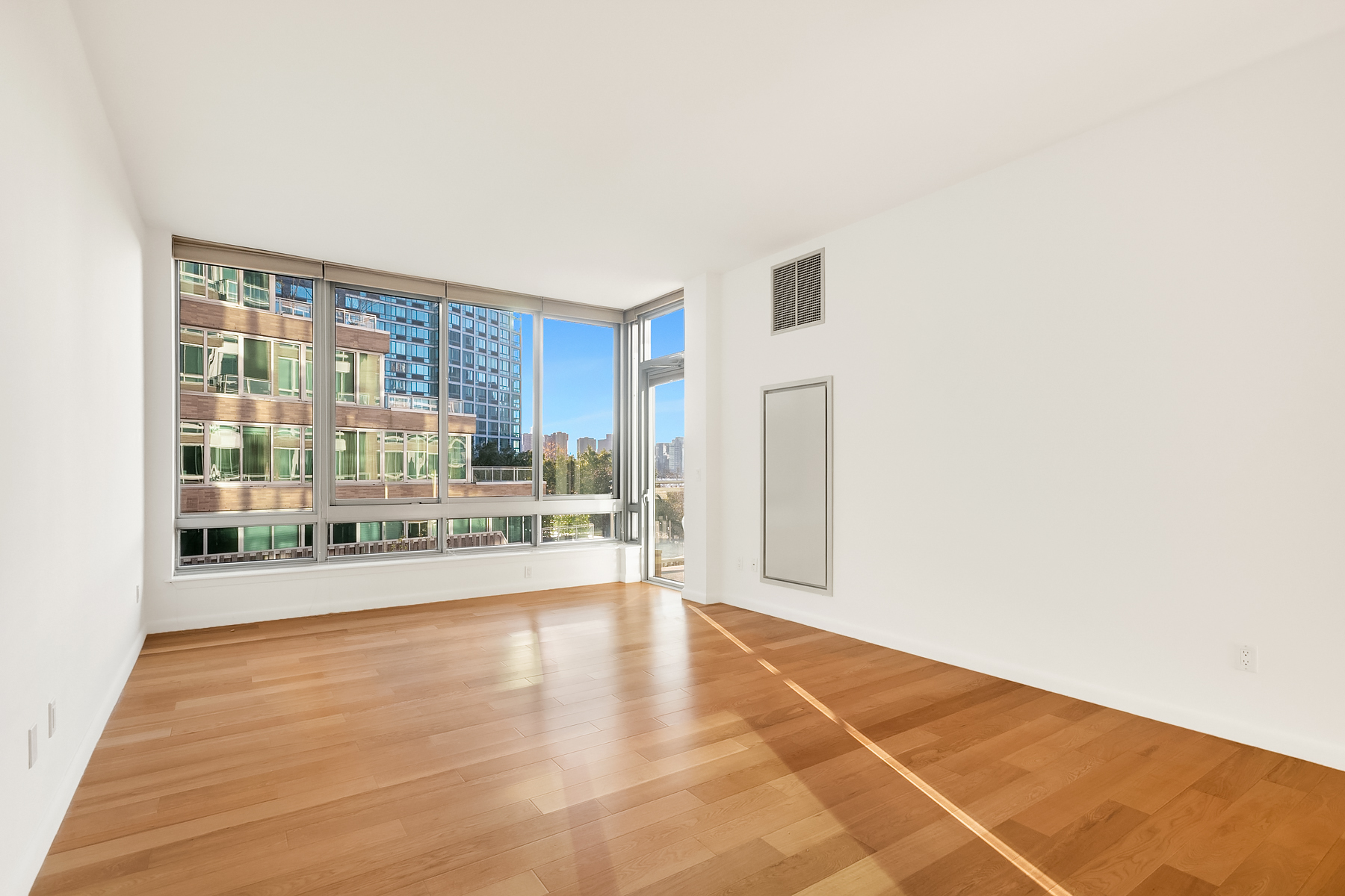 46-30 Center Boulevard, Unit 307 Queens, NY 11109 - Photo 5 of 22