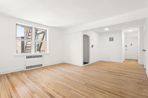$200,000 | 5610 Netherland Avenue, Unit 4B | North Riverdale