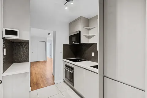 $4,250 | 723 11th Avenue, Unit 4C | Hell's Kitchen