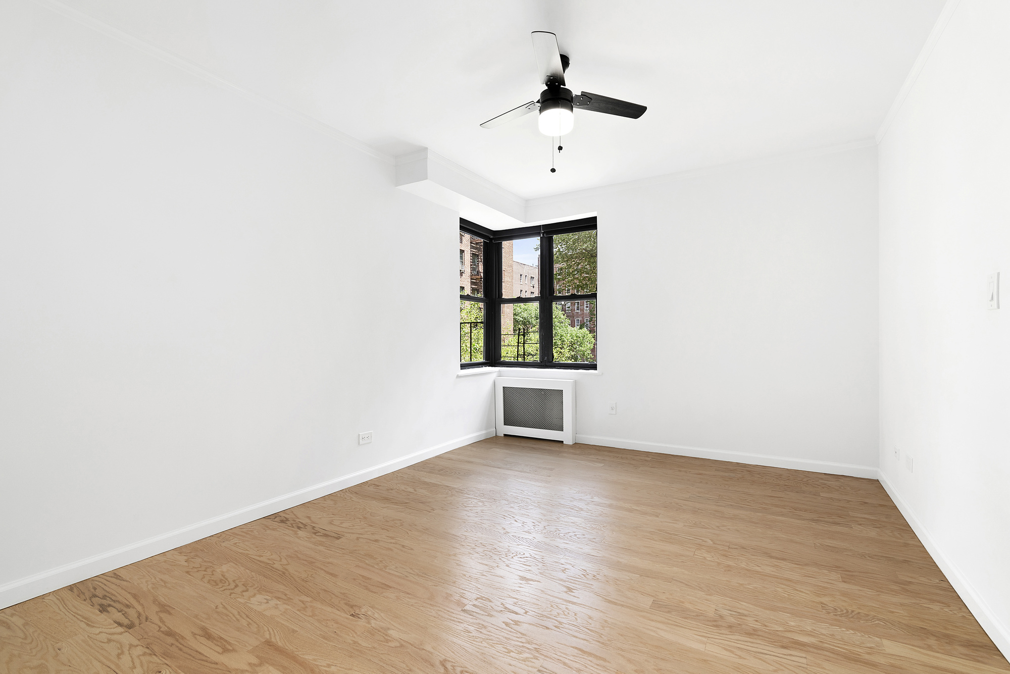 245 Bennett Avenue, Unit 3E Manhattan, NY 10040 - Photo 3 of 5