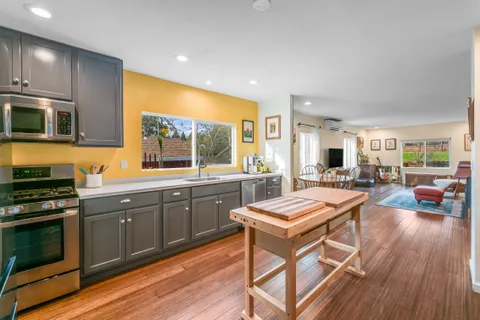 $1,175,000 | 2103 Bodega Avenue, Petaluma, CA 94952