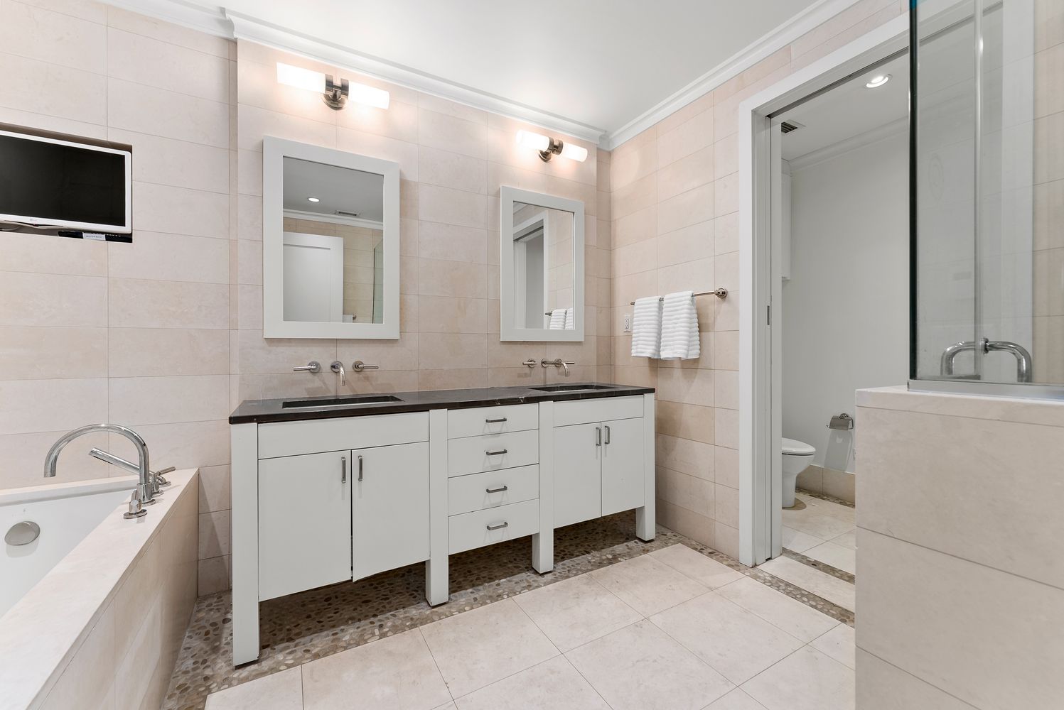 $3,200,000 | 15 West 20th Street, Unit 9A | Flatiron