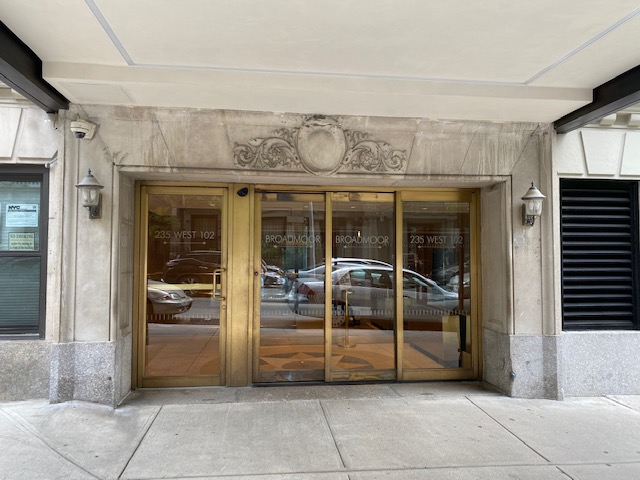 235 West 102nd Street, Unit 4E Manhattan, NY 10025 - Photo 16 of 19 a view of a entryway of the house