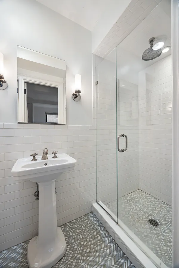 $1,050,000 | 325 East 79th Street, Unit 6C | Upper East Side