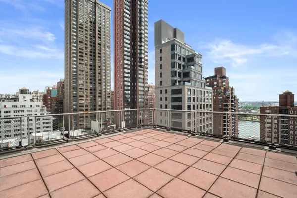 $4,700 | 520 East 81st Street, Unit 9H | Upper East Side