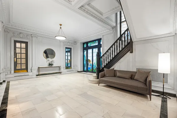 $2,895,000 | 895 West End Avenue, Unit 1B | Upper West Side