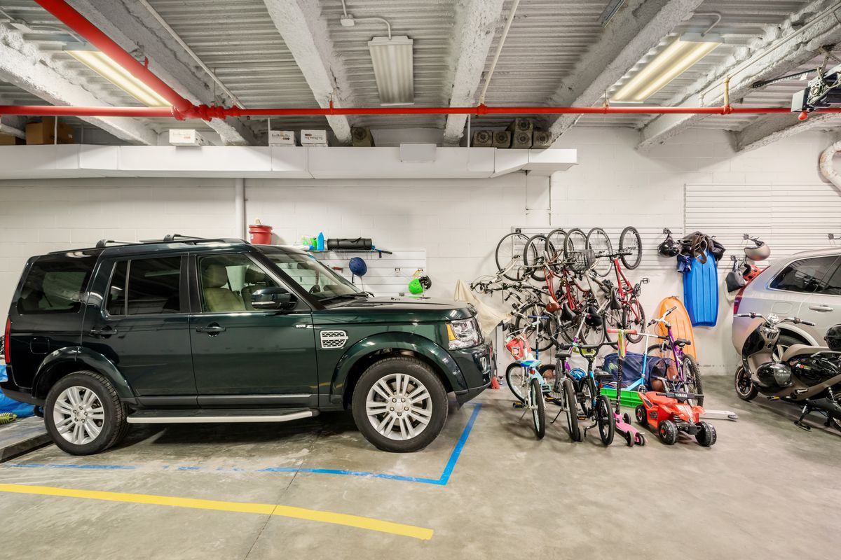 6 Greenwich Mews, Unit Undisclosed Manhattan, NY 10014 - Photo 22 of 23