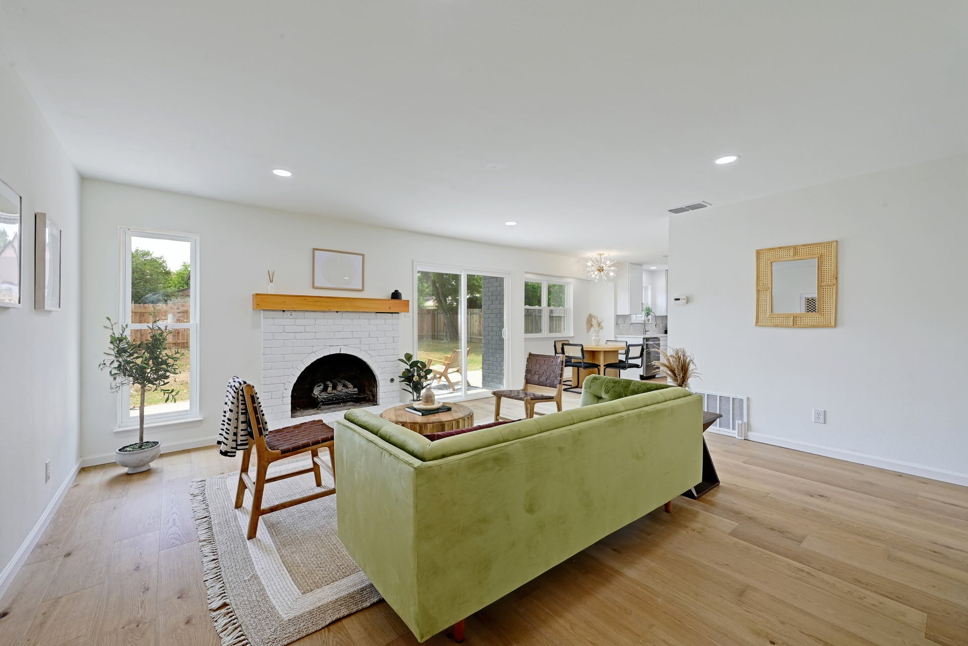 6606 Aldford Circle Austin, TX 78745 - Photo 4 of 32