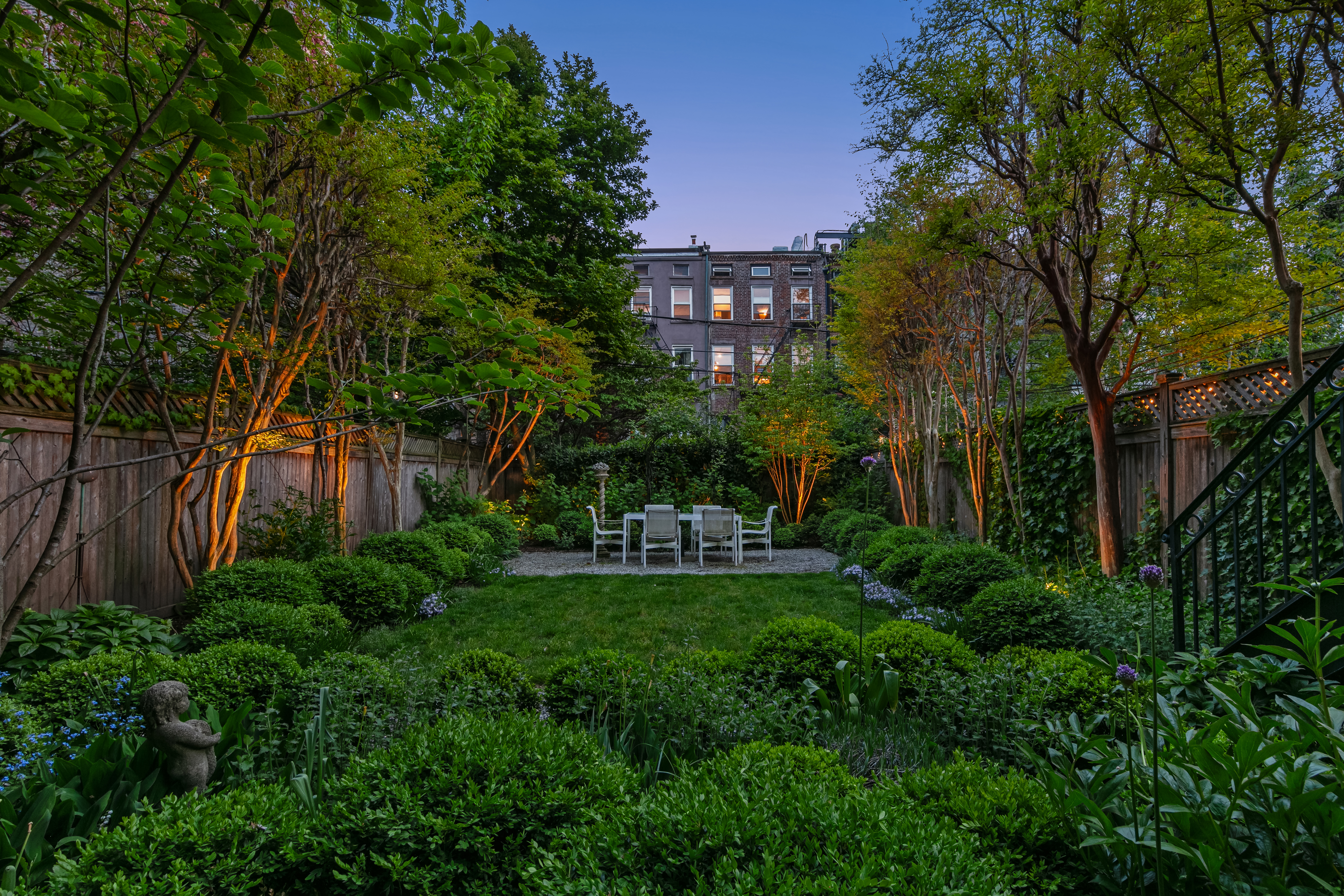 204 Warren Street Brooklyn, NY 11201 - Photo 27 of 29 a view of a house with backyard and sitting area