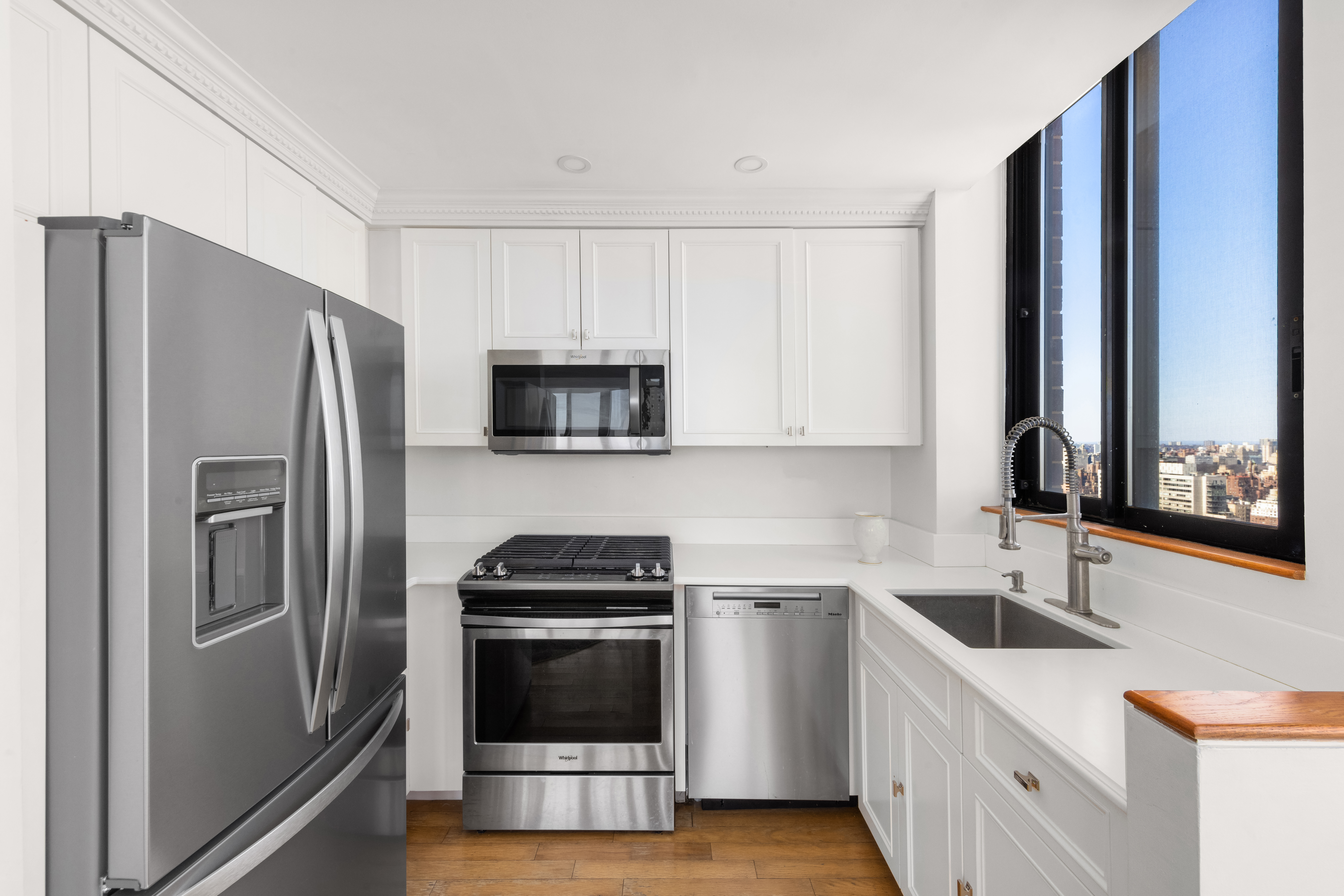 304 East 65th Street, Unit 39D Manhattan, NY 10065 - Photo 8 of 13