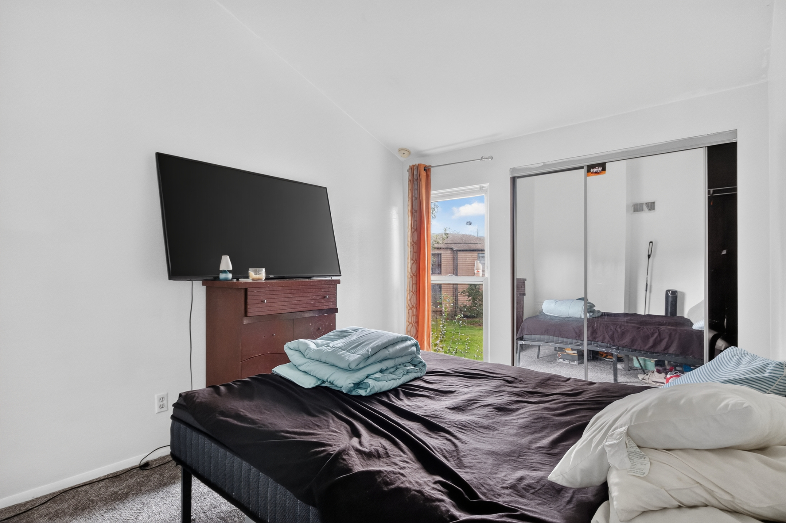 6991 West Glenbrook Road, Unit 2 Milwaukee, WI 53223 - Photo 18 of 30 Gallery Image 18