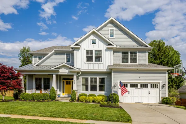 $1,990,000 | 504 Valley Drive Southeast, Vienna, VA 22180