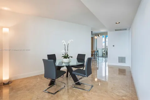 $4,500,000 | 1000 South Pointe Drive, Unit 1903, Miami Beach, FL 33139