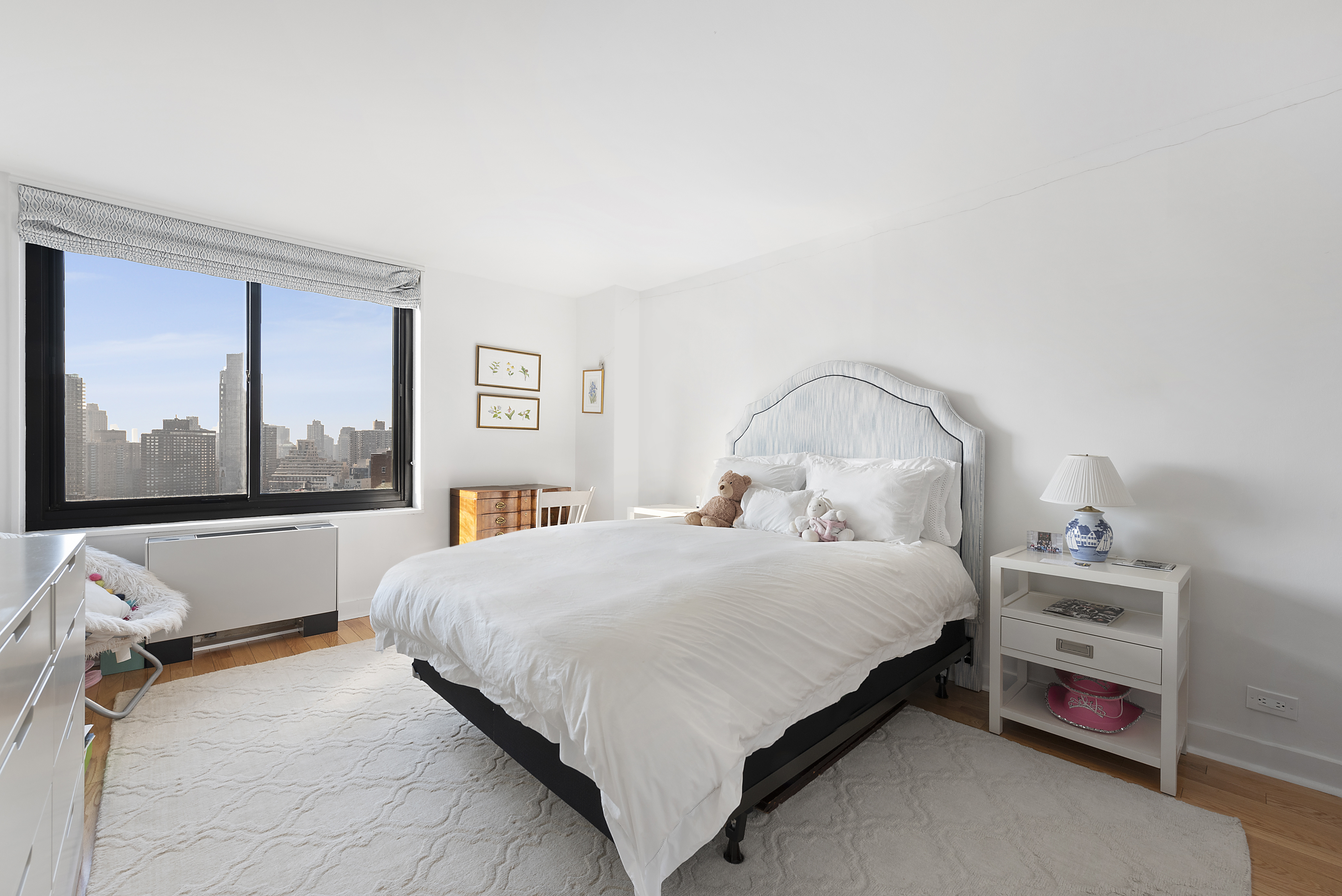 40 East 94th Street, Unit 27A Manhattan, NY 10128 - Photo 7 of 12