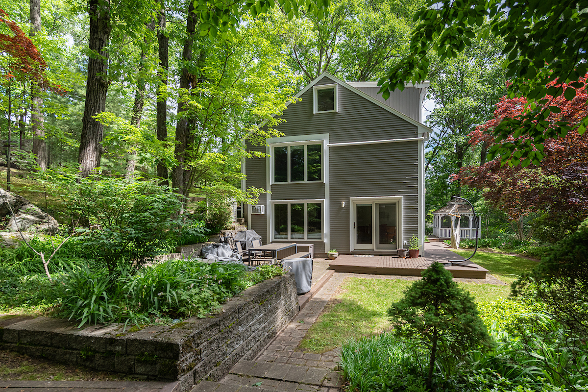 11 Juniper Ridge Road Lincoln, MA 01773 - Photo 1 of 33