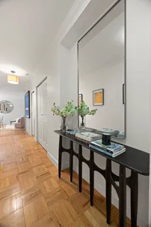 $640,000 | 166 East 63rd Street, Unit 8L | Lenox Hill